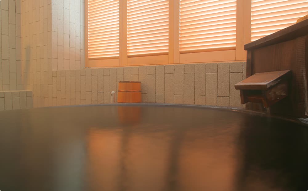 写真:温泉付和寛洋室 “芽生”